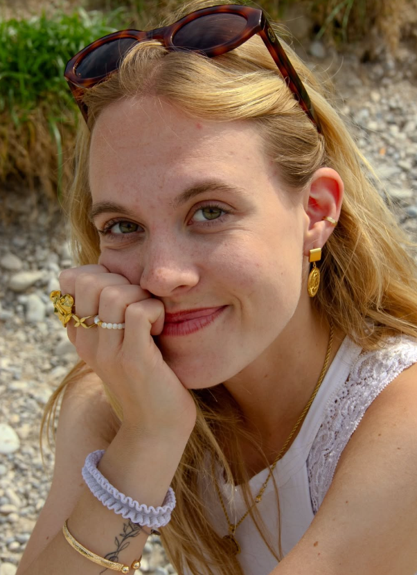 Marina Marie — Candid, natürliches Licht